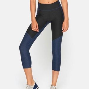 Outdoor Voices - BLUE - cropped 3/4 leggings